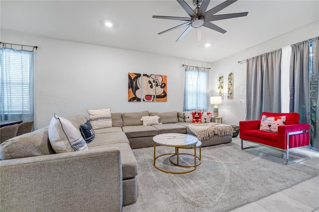 For Sale: $679,999 (6 beds, 4 baths, 3113 Square Feet)