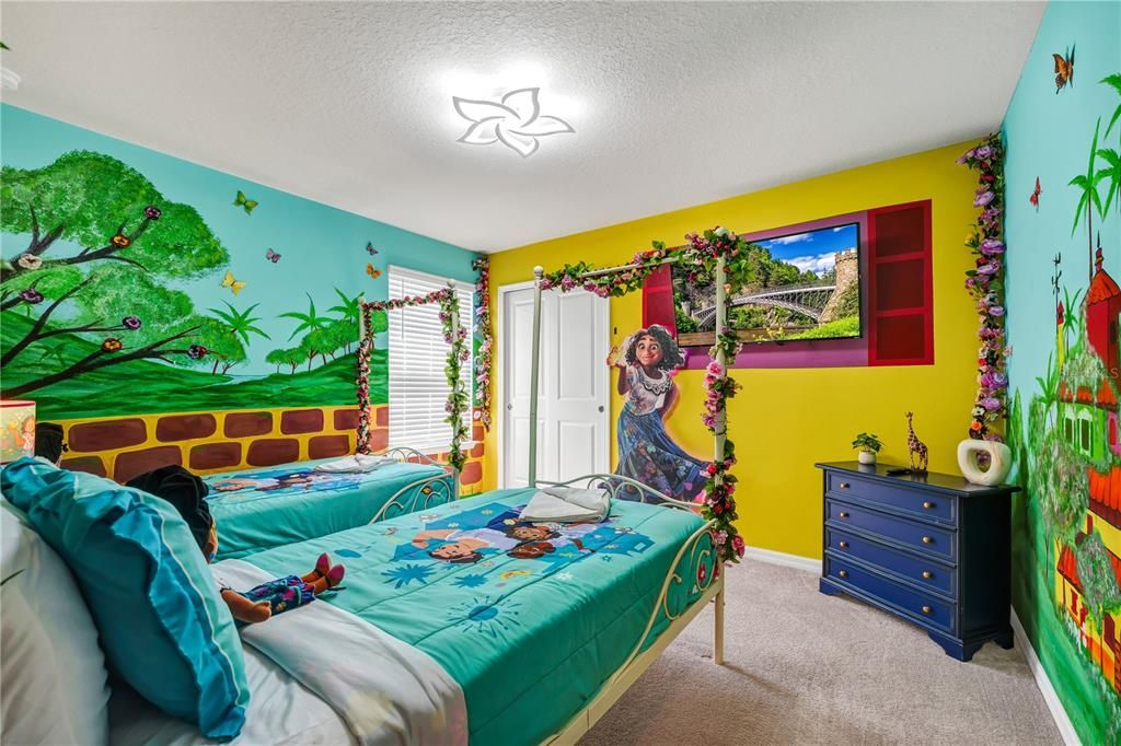 For Sale: $679,999 (6 beds, 4 baths, 3113 Square Feet)