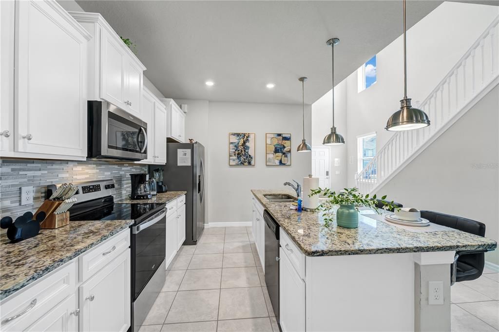 For Sale: $679,999 (6 beds, 4 baths, 3113 Square Feet)