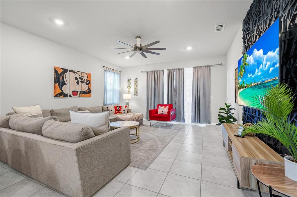 For Sale: $679,999 (6 beds, 4 baths, 3113 Square Feet)