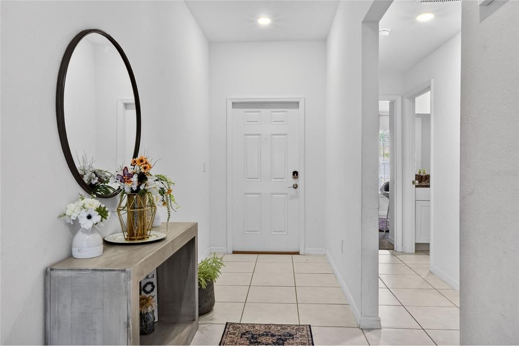 For Rent: $2,590 (4 beds, 2 baths, 1935 Square Feet)