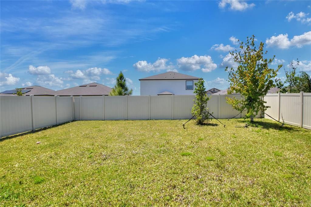 For Rent: $2,590 (4 beds, 2 baths, 1935 Square Feet)