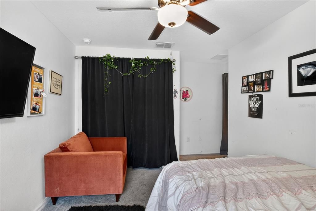 For Rent: $2,590 (4 beds, 2 baths, 1935 Square Feet)