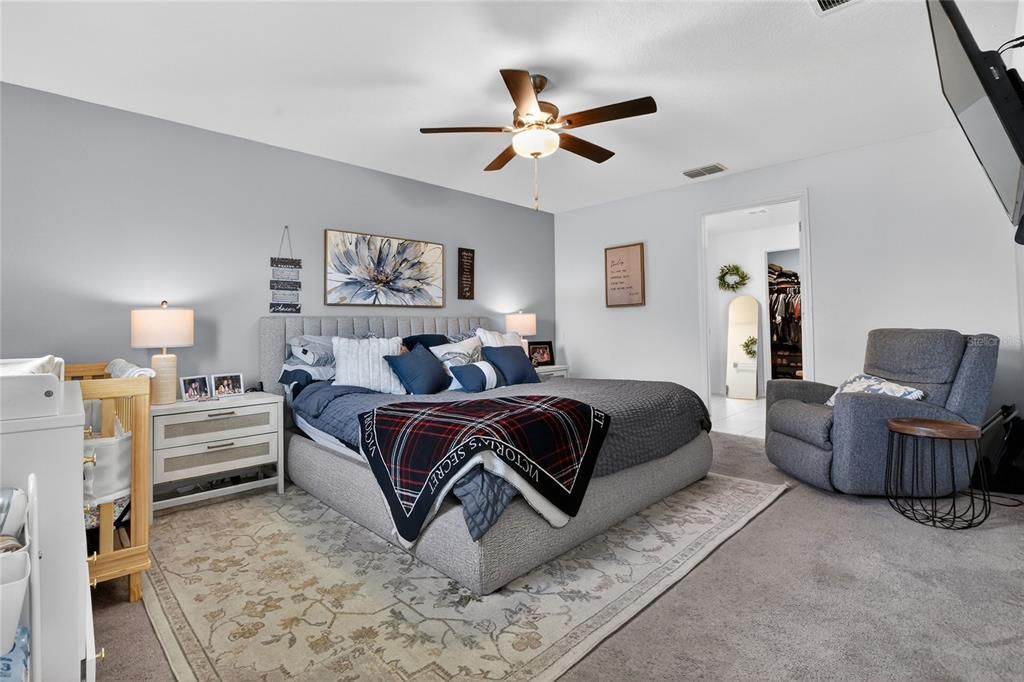 For Rent: $2,590 (4 beds, 2 baths, 1935 Square Feet)