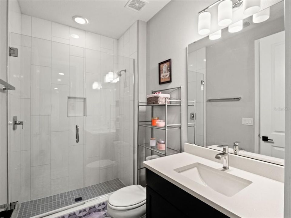 For Sale: $1,150,000 (6 beds, 4 baths, 3516 Square Feet)