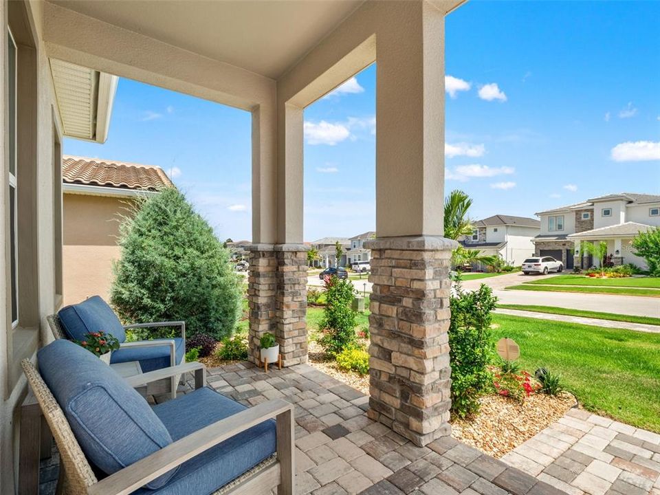 For Sale: $1,150,000 (6 beds, 4 baths, 3516 Square Feet)