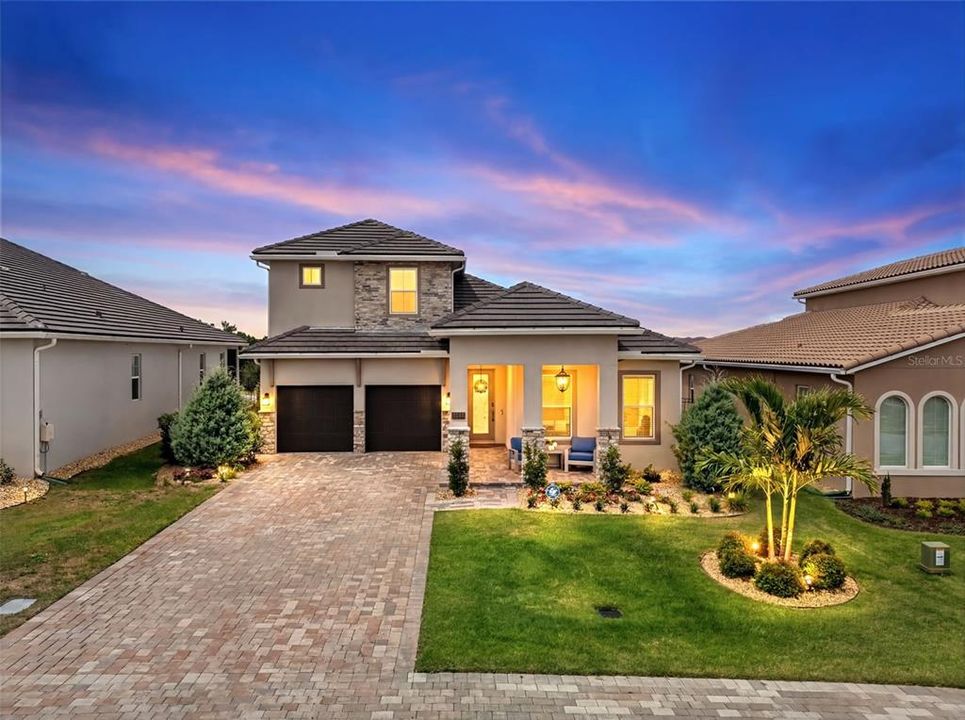 For Sale: $1,150,000 (6 beds, 4 baths, 3516 Square Feet)