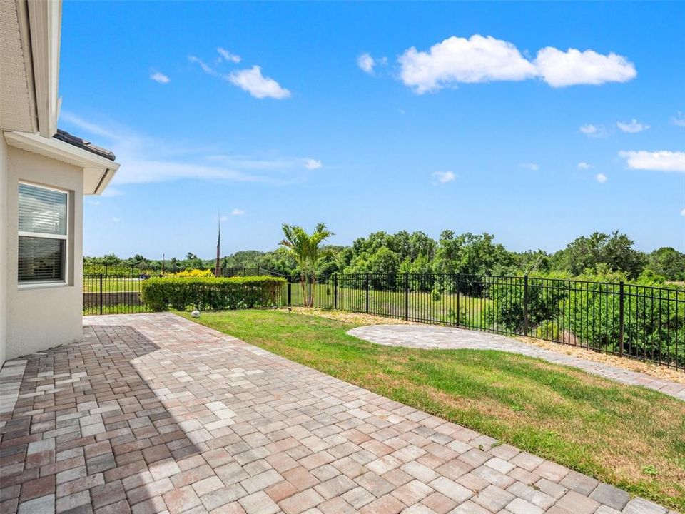 For Sale: $1,150,000 (6 beds, 4 baths, 3516 Square Feet)