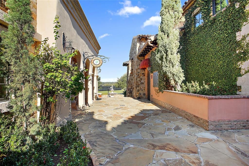 For Sale: $1,150,000 (6 beds, 4 baths, 3516 Square Feet)