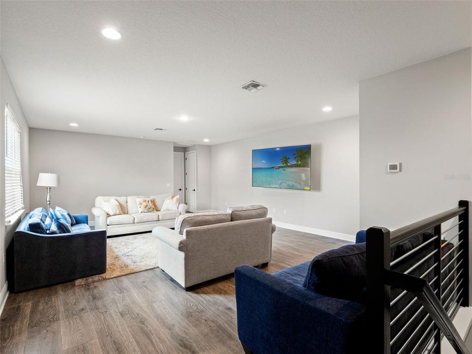 For Sale: $1,150,000 (6 beds, 4 baths, 3516 Square Feet)