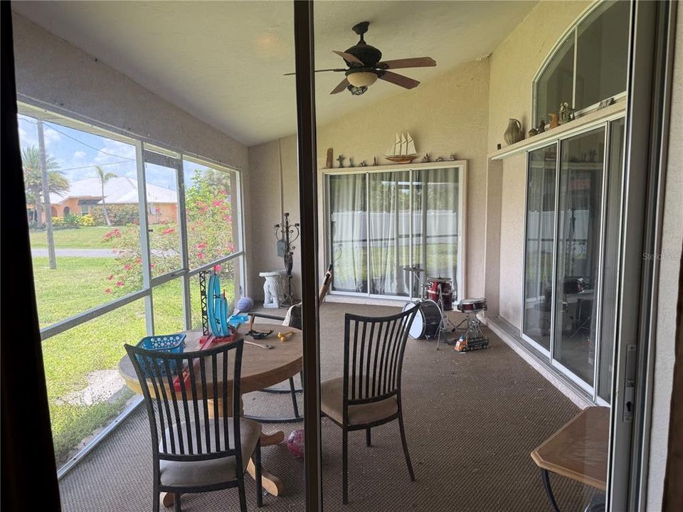 Active With Contract: $279,900 (3 beds, 2 baths, 2111 Square Feet)