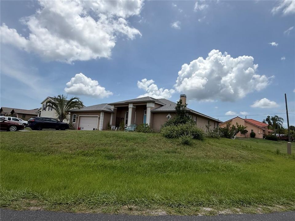 Active With Contract: $279,900 (3 beds, 2 baths, 2111 Square Feet)