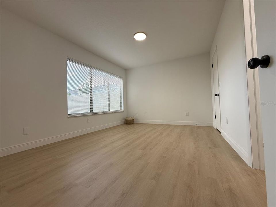 На продажу: $299,000 (3 спален, 2 ванн, 1105 Квадратных фут)