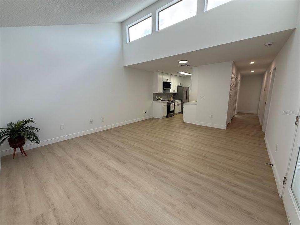 На продажу: $299,000 (3 спален, 2 ванн, 1105 Квадратных фут)