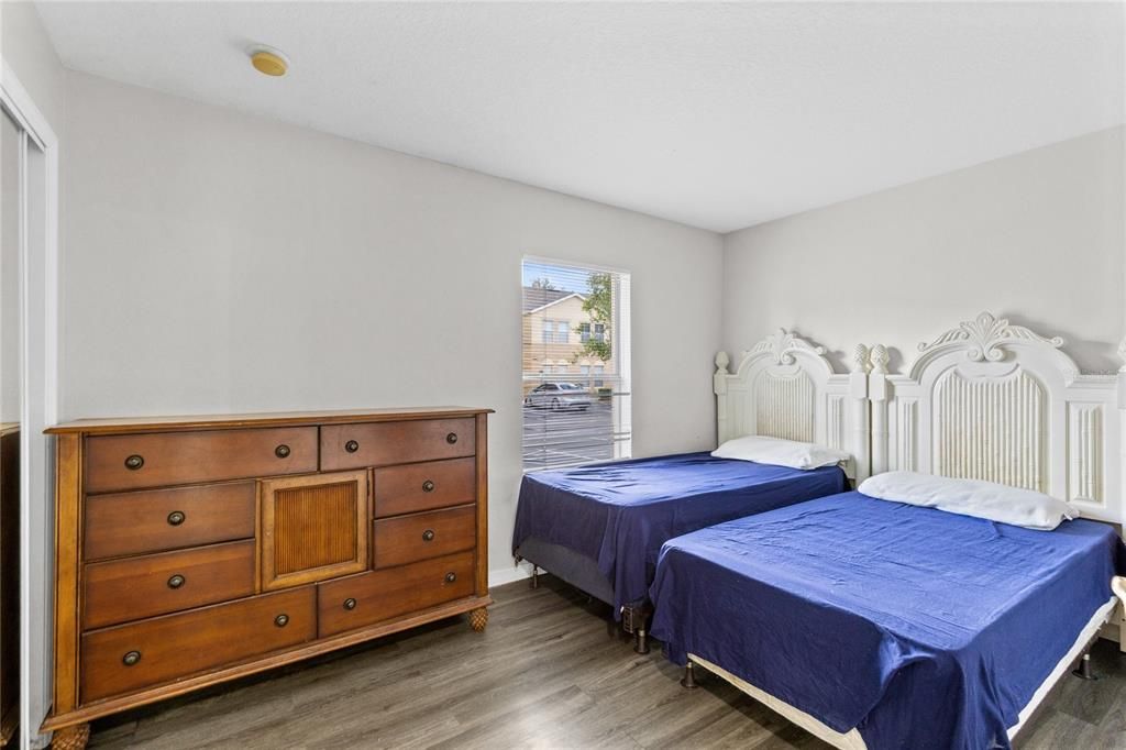 For Sale: $259,000 (4 beds, 3 baths, 1873 Square Feet)