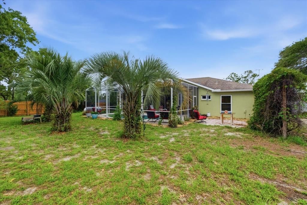 For Sale: $390,000 (3 beds, 3 baths, 1716 Square Feet)