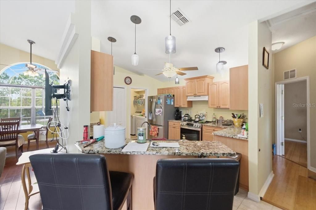 For Sale: $390,000 (3 beds, 3 baths, 1716 Square Feet)