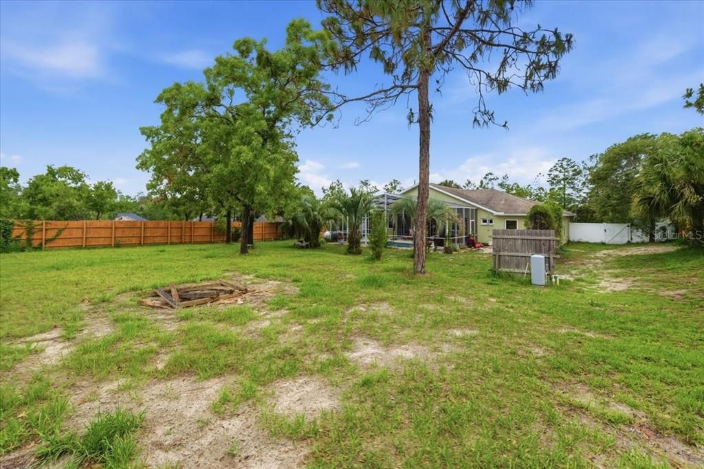 For Sale: $390,000 (3 beds, 3 baths, 1716 Square Feet)