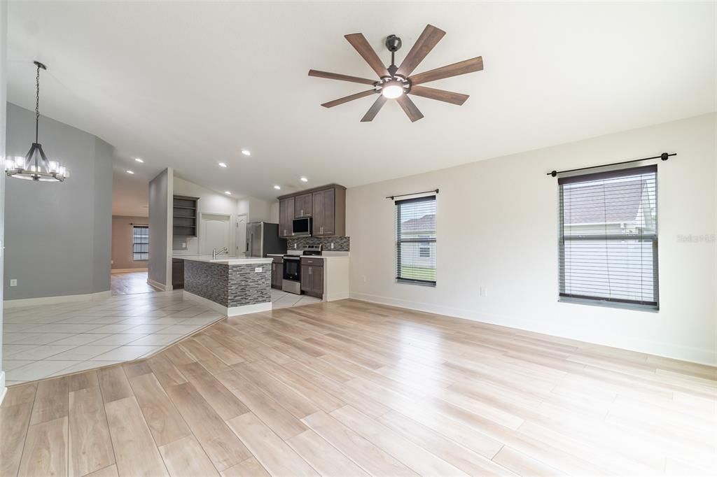 Active With Contract: $289,900 (4 beds, 2 baths, 1965 Square Feet)