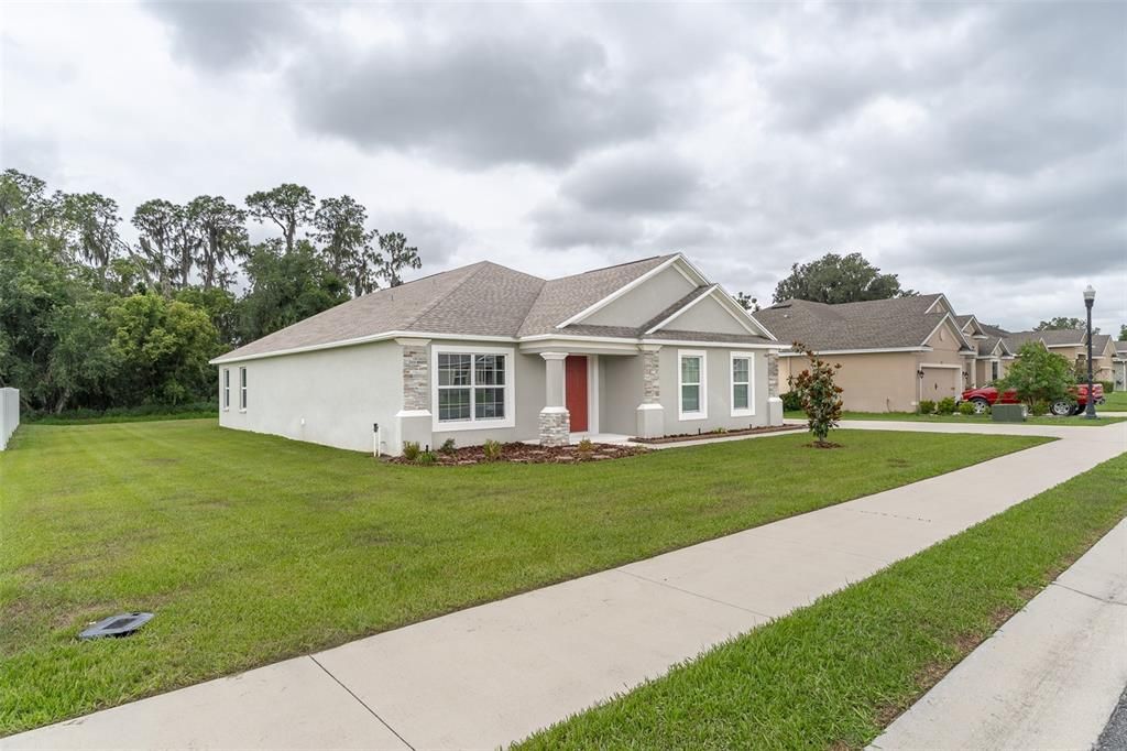 For Sale: $349,900 (4 beds, 2 baths, 1965 Square Feet)