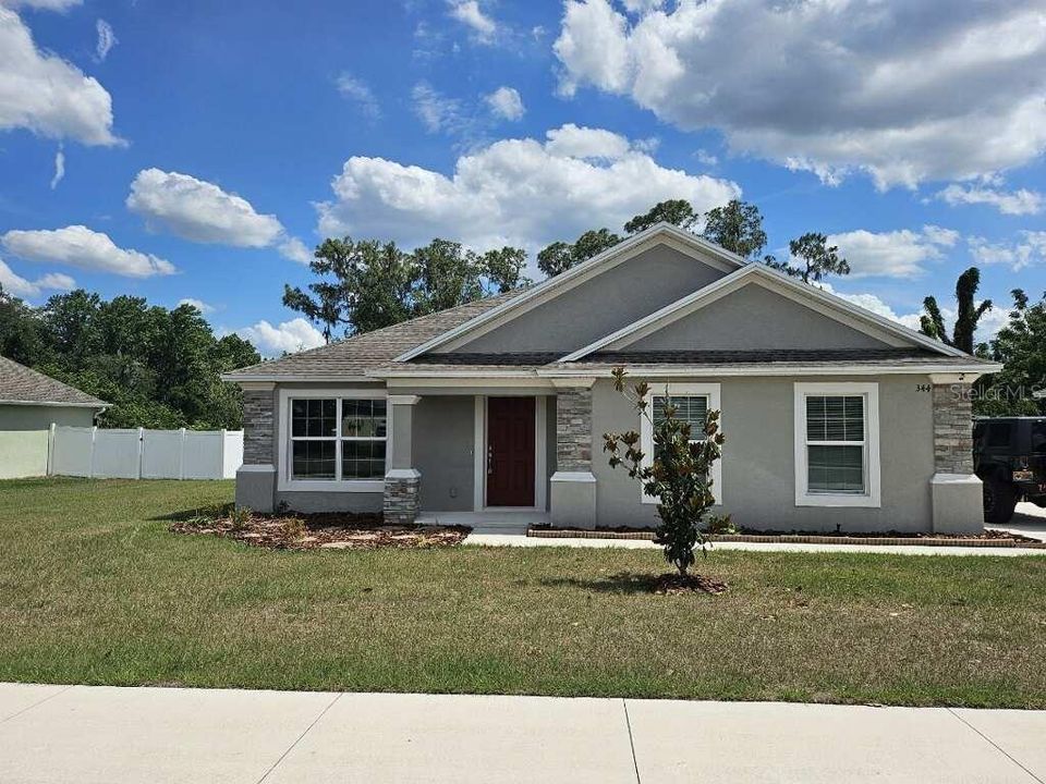 For Sale: $349,900 (4 beds, 2 baths, 1965 Square Feet)