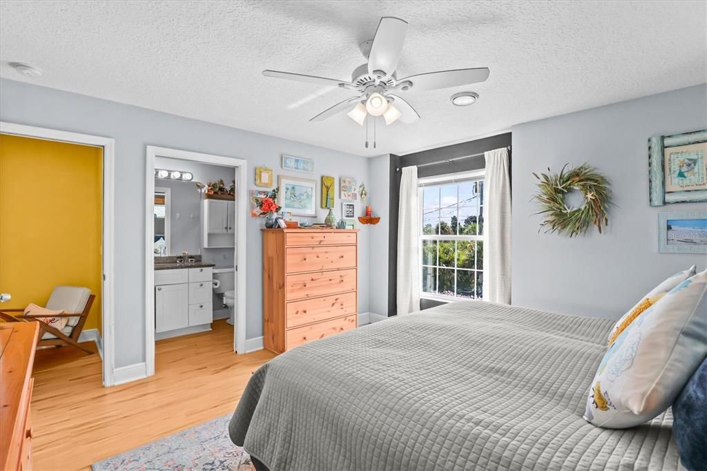 For Sale: $569,900 (3 beds, 2 baths, 1722 Square Feet)