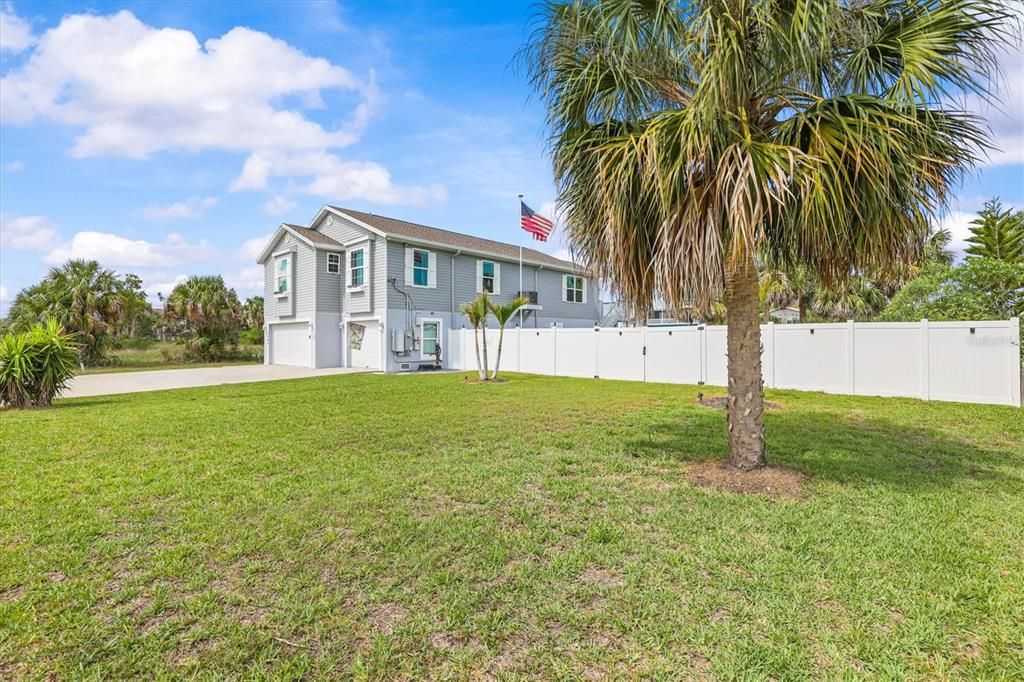 For Sale: $569,900 (3 beds, 2 baths, 1722 Square Feet)