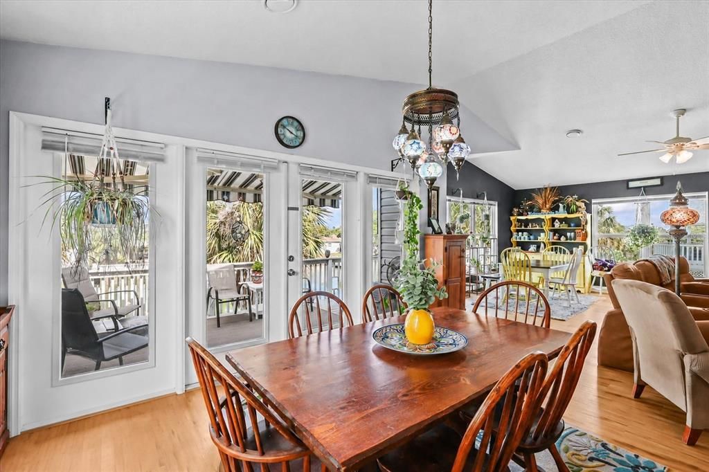 For Sale: $569,900 (3 beds, 2 baths, 1722 Square Feet)