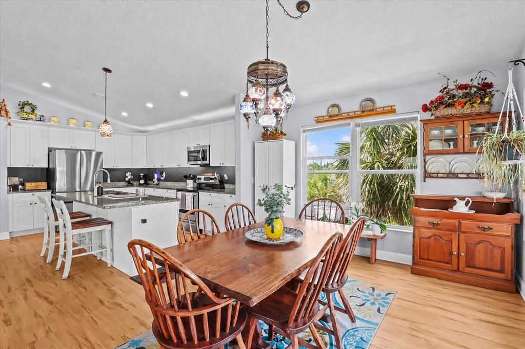 For Sale: $569,900 (3 beds, 2 baths, 1722 Square Feet)
