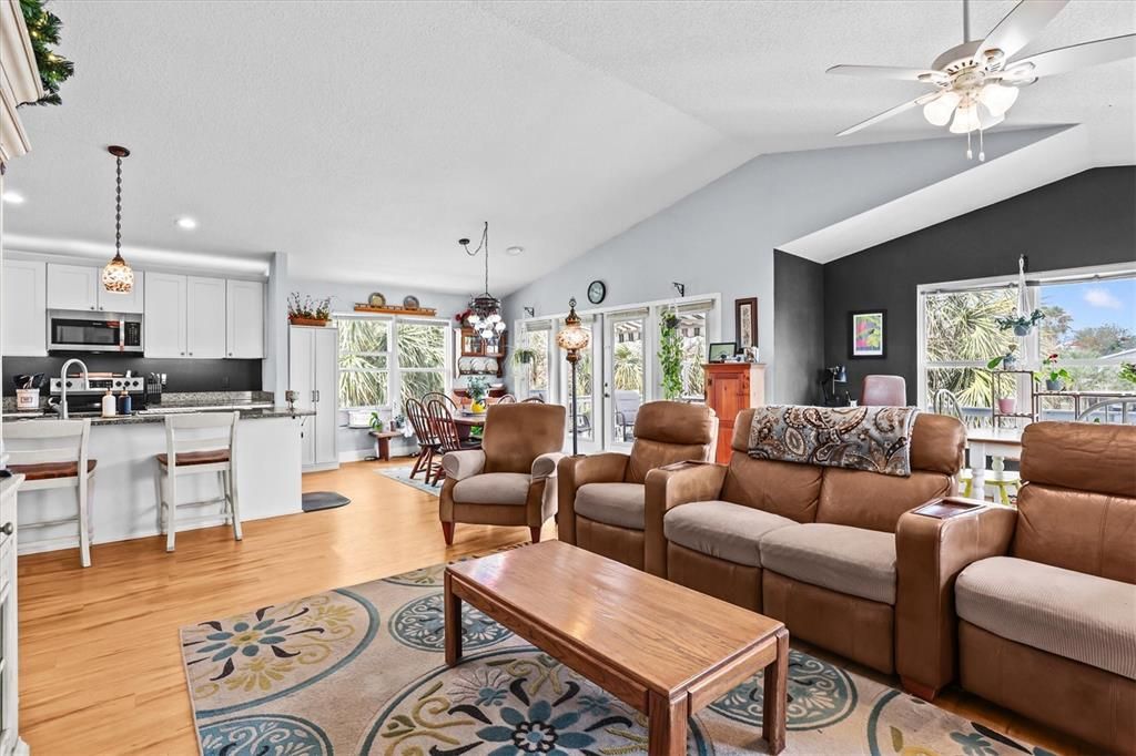 For Sale: $569,900 (3 beds, 2 baths, 1722 Square Feet)