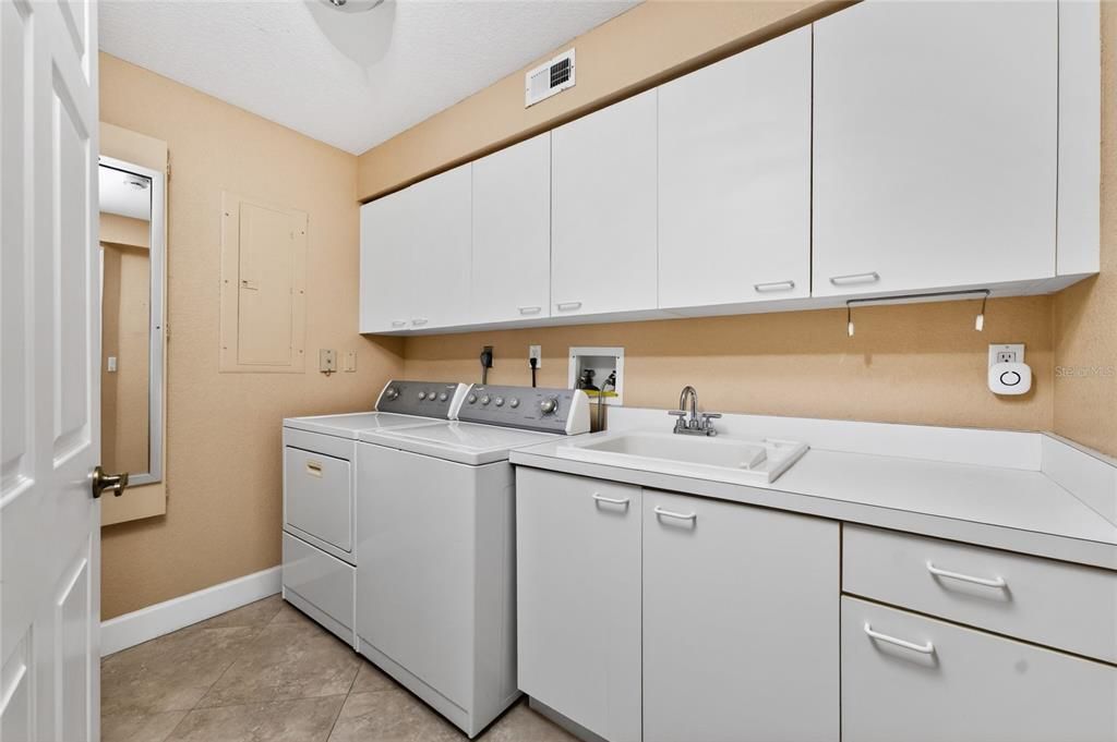 For Sale: $449,900 (3 beds, 2 baths, 2280 Square Feet)