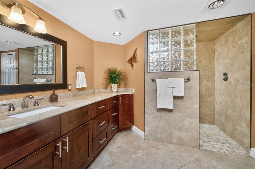For Sale: $449,900 (3 beds, 2 baths, 2280 Square Feet)