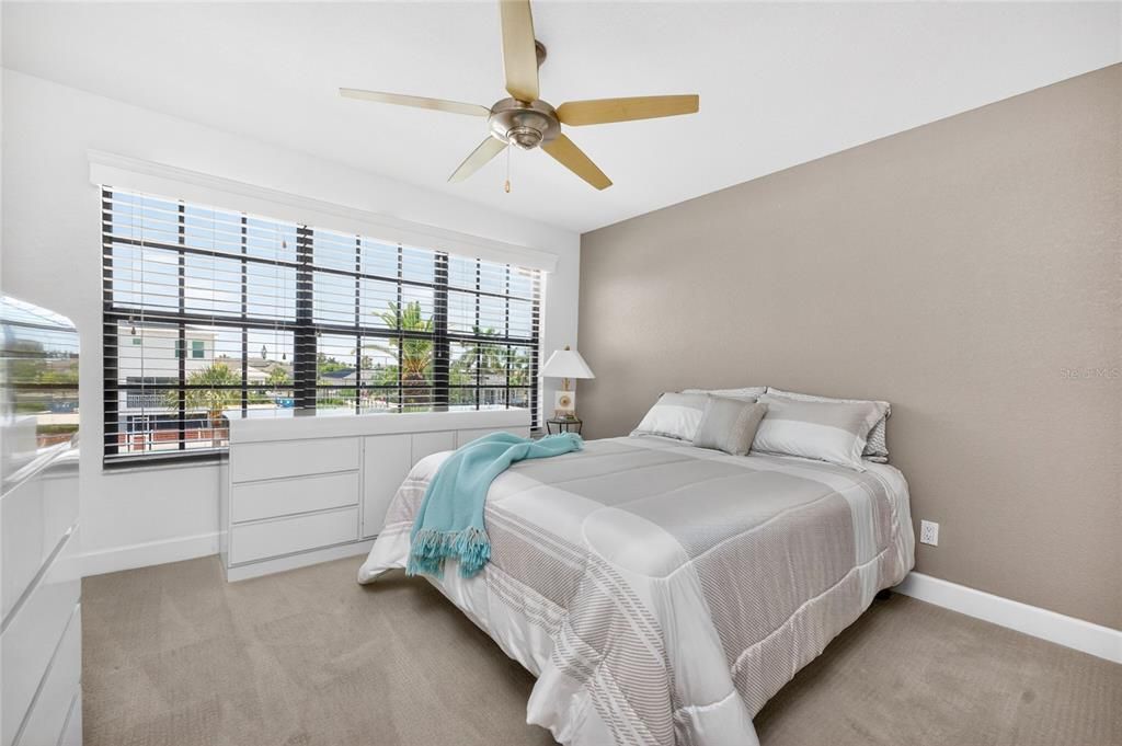 For Sale: $449,900 (3 beds, 2 baths, 2280 Square Feet)