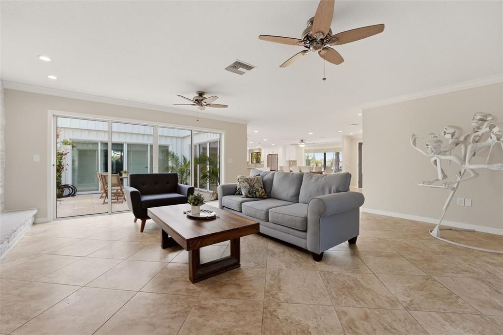 For Sale: $669,000 (4 beds, 4 baths, 3051 Square Feet)
