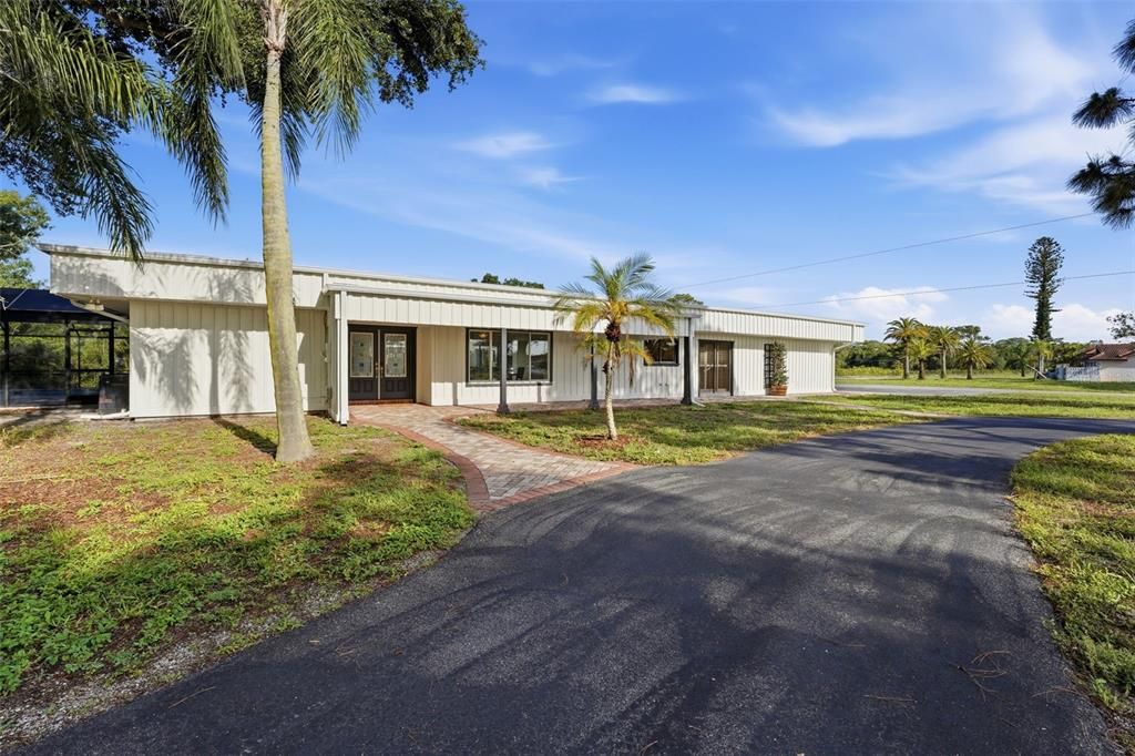 For Sale: $669,000 (4 beds, 4 baths, 3051 Square Feet)