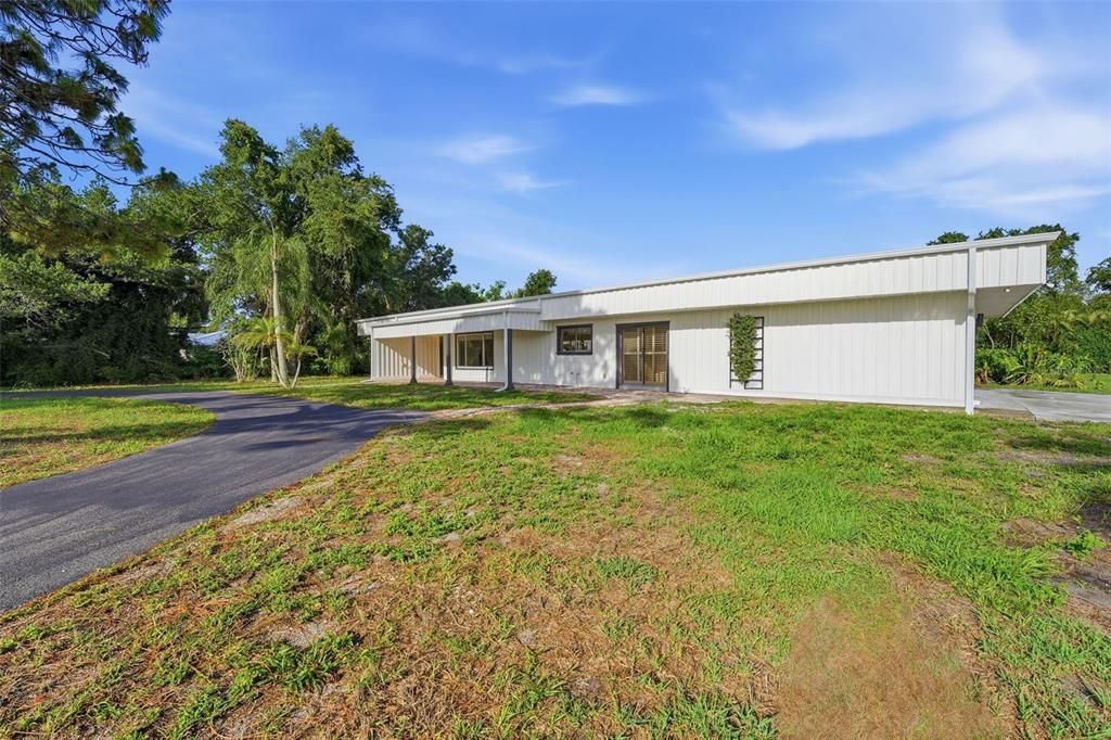For Sale: $669,000 (4 beds, 4 baths, 3051 Square Feet)
