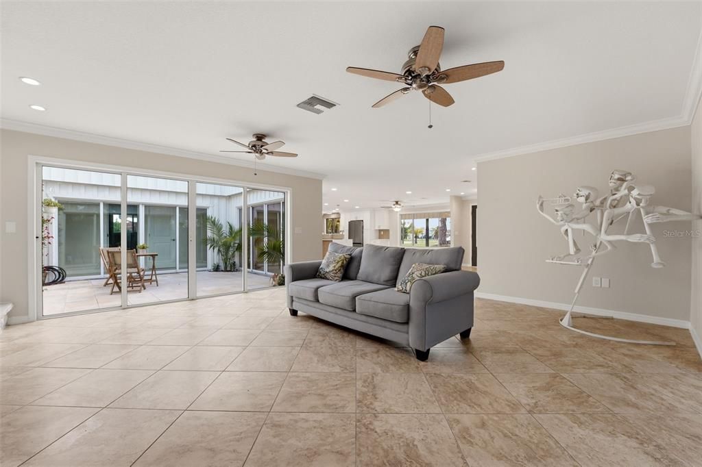 For Sale: $669,000 (4 beds, 4 baths, 3051 Square Feet)