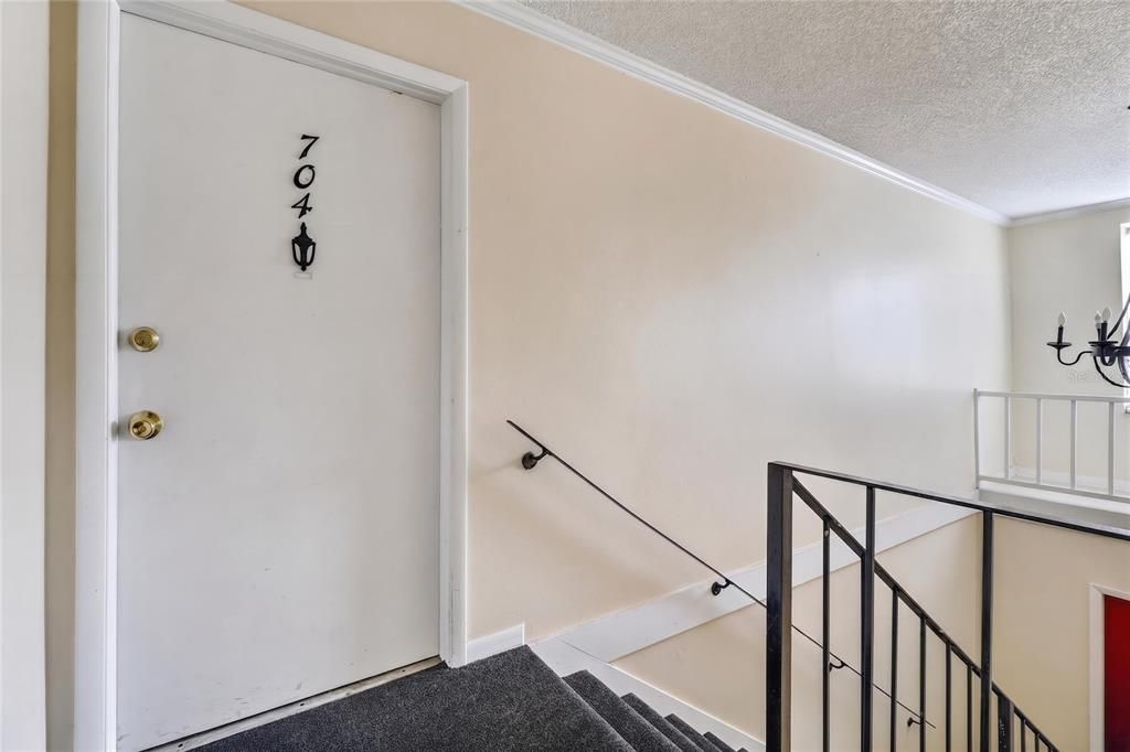 For Sale: $164,999 (1 beds, 1 baths, 793 Square Feet)