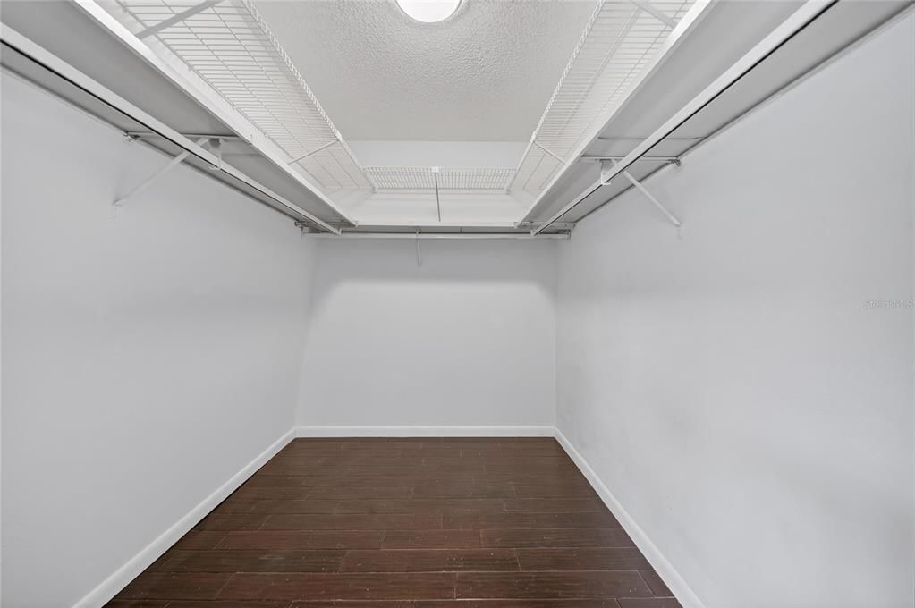 For Sale: $164,999 (1 beds, 1 baths, 793 Square Feet)