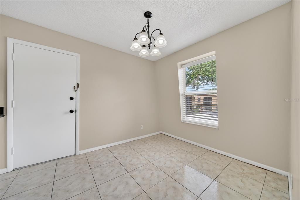 For Sale: $164,999 (1 beds, 1 baths, 793 Square Feet)