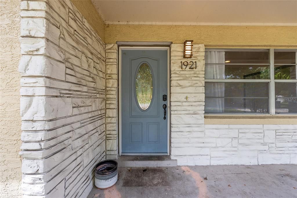 For Sale: $310,000 (4 beds, 2 baths, 2074 Square Feet)
