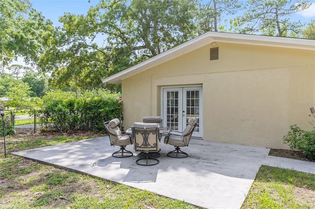 For Sale: $310,000 (4 beds, 2 baths, 2074 Square Feet)