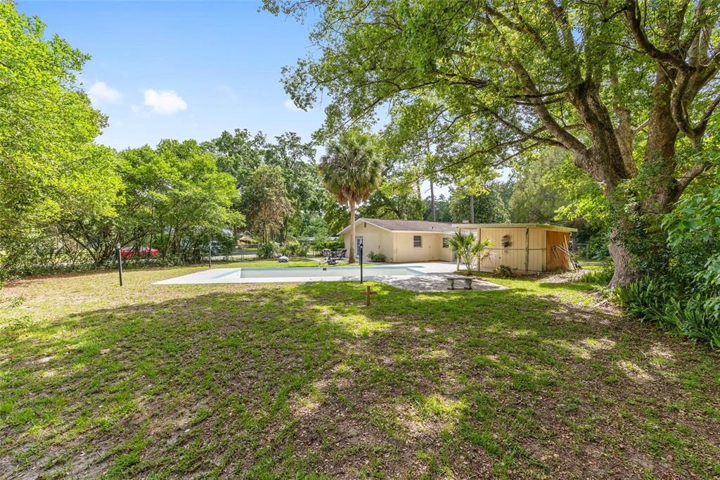 For Sale: $310,000 (4 beds, 2 baths, 2074 Square Feet)