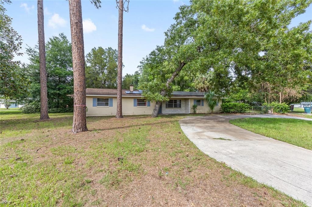 For Sale: $310,000 (4 beds, 2 baths, 2074 Square Feet)