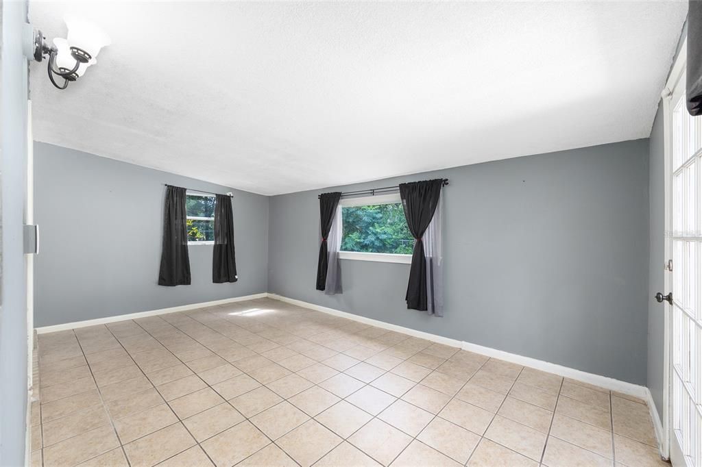 For Sale: $310,000 (4 beds, 2 baths, 2074 Square Feet)