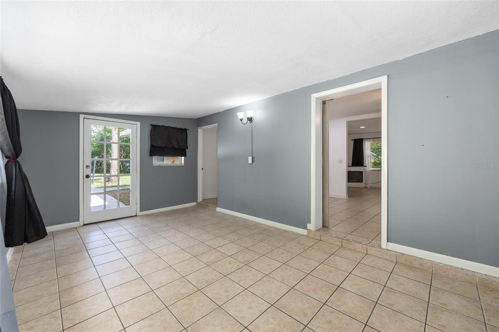 For Sale: $310,000 (4 beds, 2 baths, 2074 Square Feet)