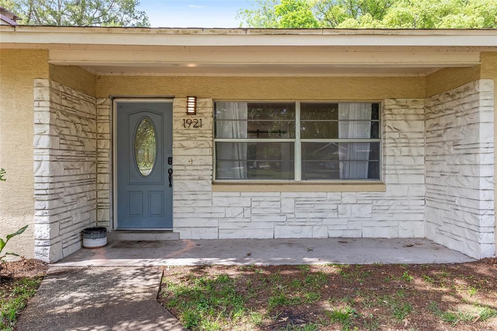 For Sale: $310,000 (4 beds, 2 baths, 2074 Square Feet)