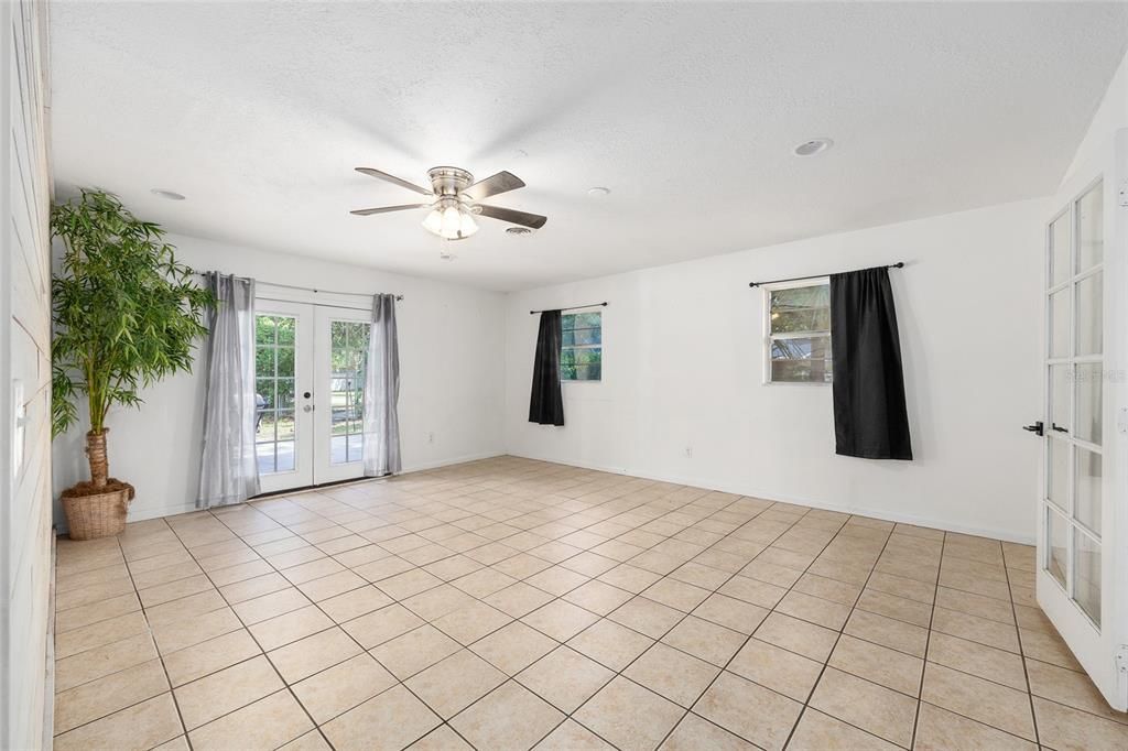 For Sale: $310,000 (4 beds, 2 baths, 2074 Square Feet)