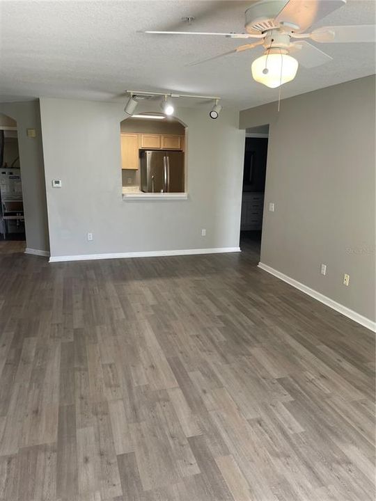 For Sale: $190,000 (2 beds, 2 baths, 1045 Square Feet)