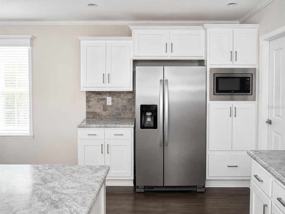 For Sale: $149,999 (3 beds, 2 baths, 1550 Square Feet)